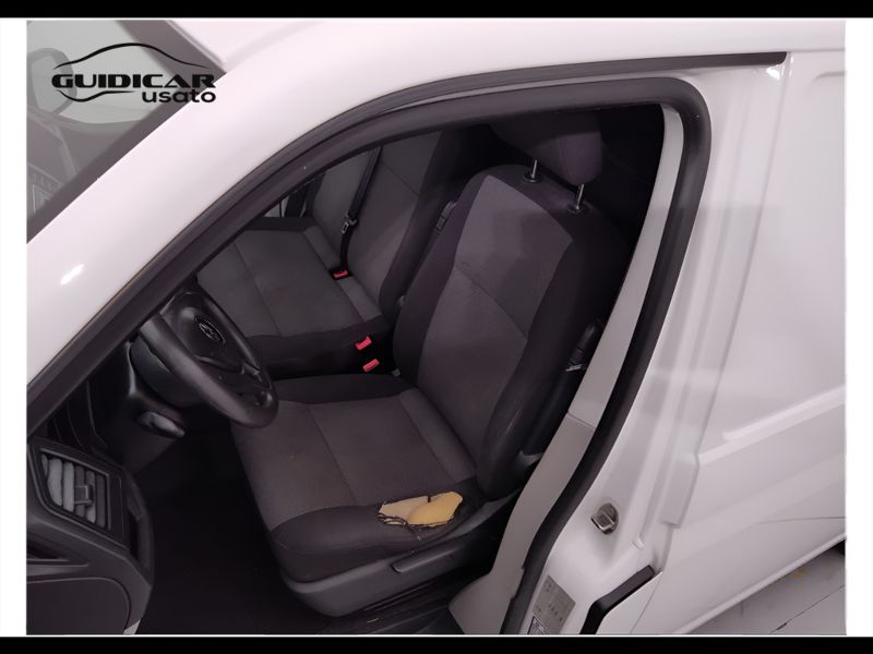 GuidiCar - VOLKSWAGEN INDUSTRIALI Transporter 2018 Transporter - Transporter Van  Business   2.0 TDI 81 kW  ant. man. L1 Usato